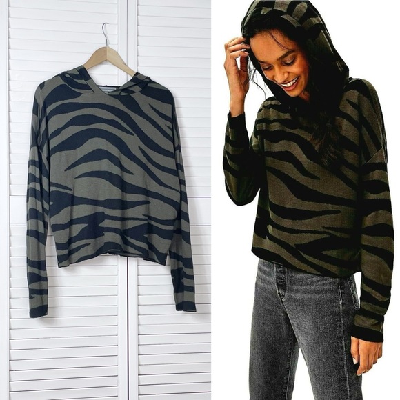 Anthropologie Sweaters - Anthropologie Kasia Zebra hoodie sweater